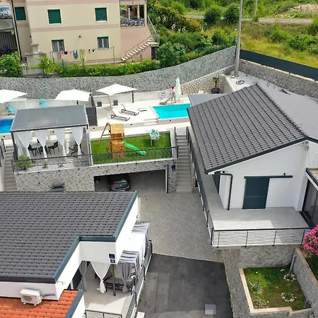 別荘 Kuca Za Odmor Ela *